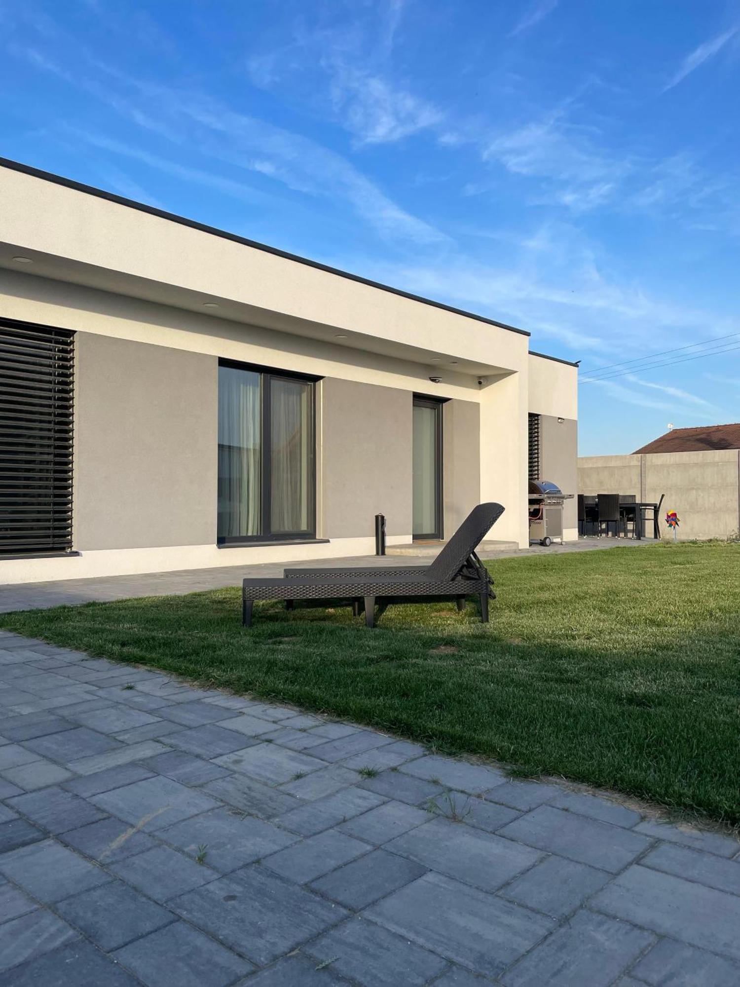 Klimatizovany Apartmanovy Dom, S Virivkou, 1B Senec Exterior foto